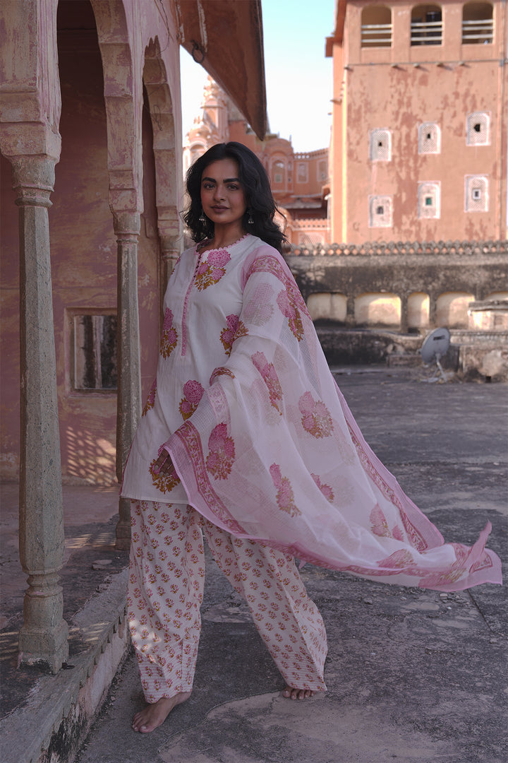 Safaid White Kurta with Pink Buti Farshi Salwar Set of 3