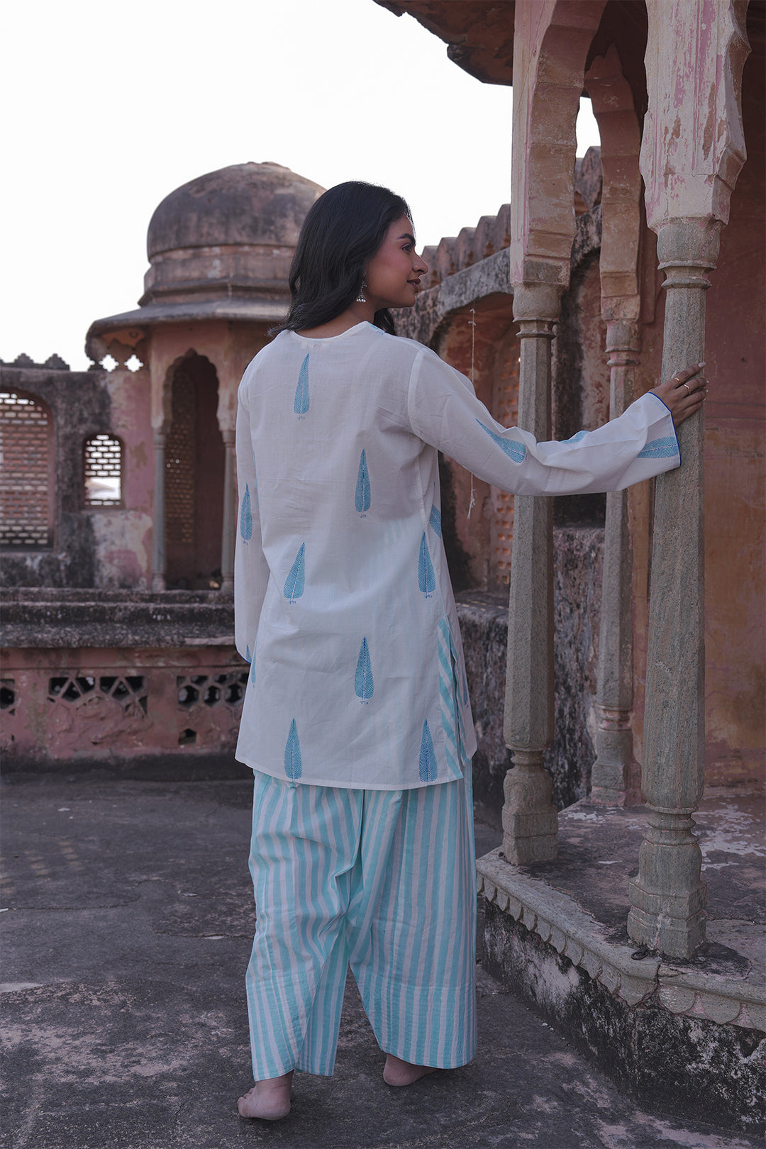 Safaid White Kurta with Electric Blue Farshi Salwar Set of 2