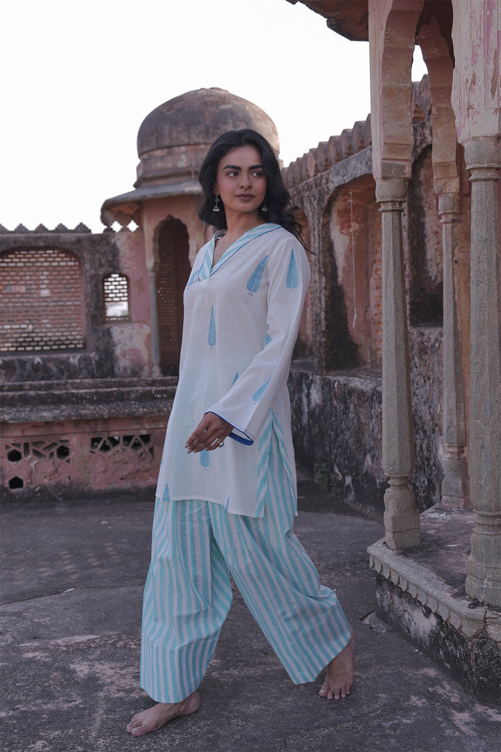Safaid White Kurta with Electric Blue Farshi Salwar Set of 2