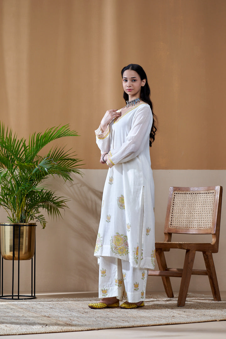 Gulab White Chanderi Mulmul Suit Set of 3