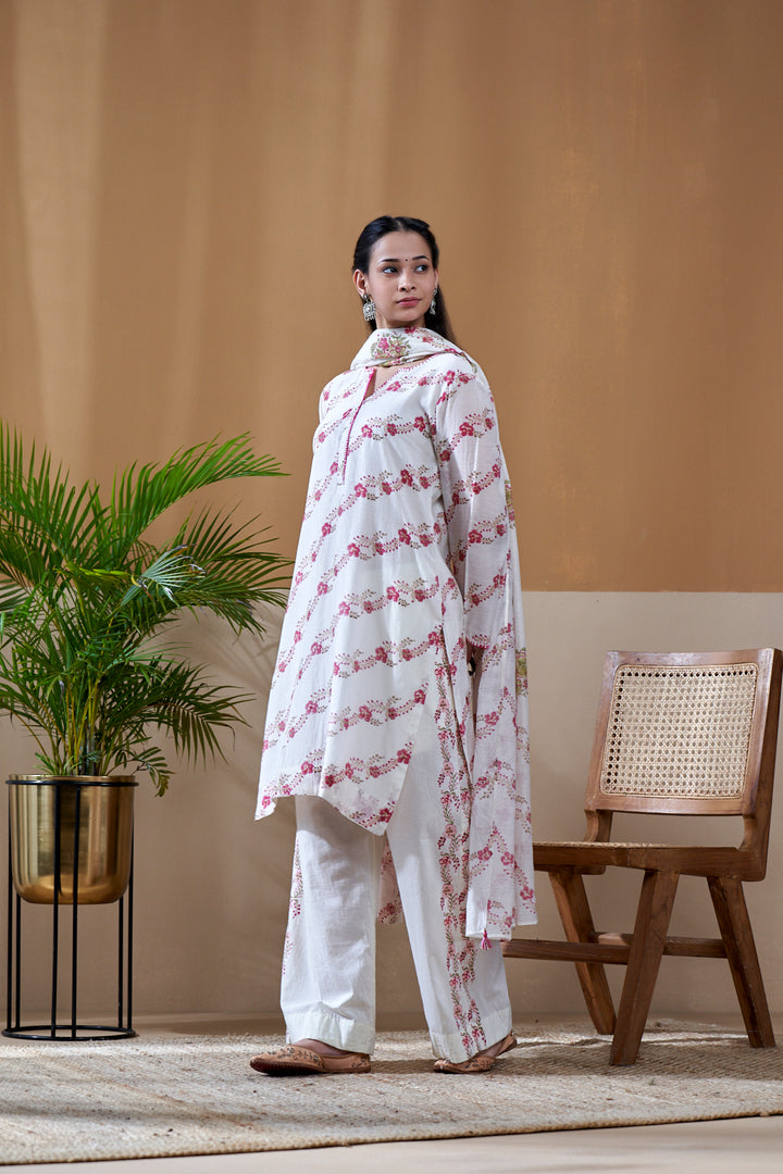 Gulab White Chanderi Mulmul Short Kurta Set of 3
