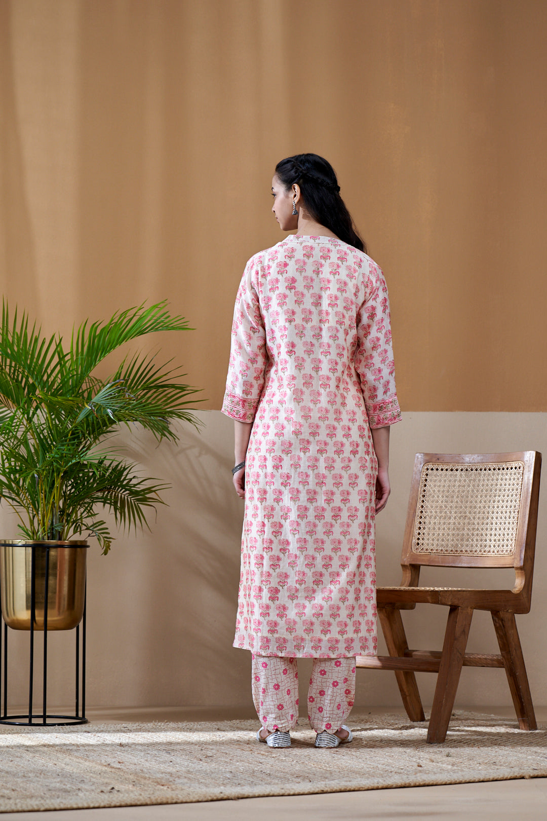 Zarin Off White Buti Chanderi Suit Set of 3