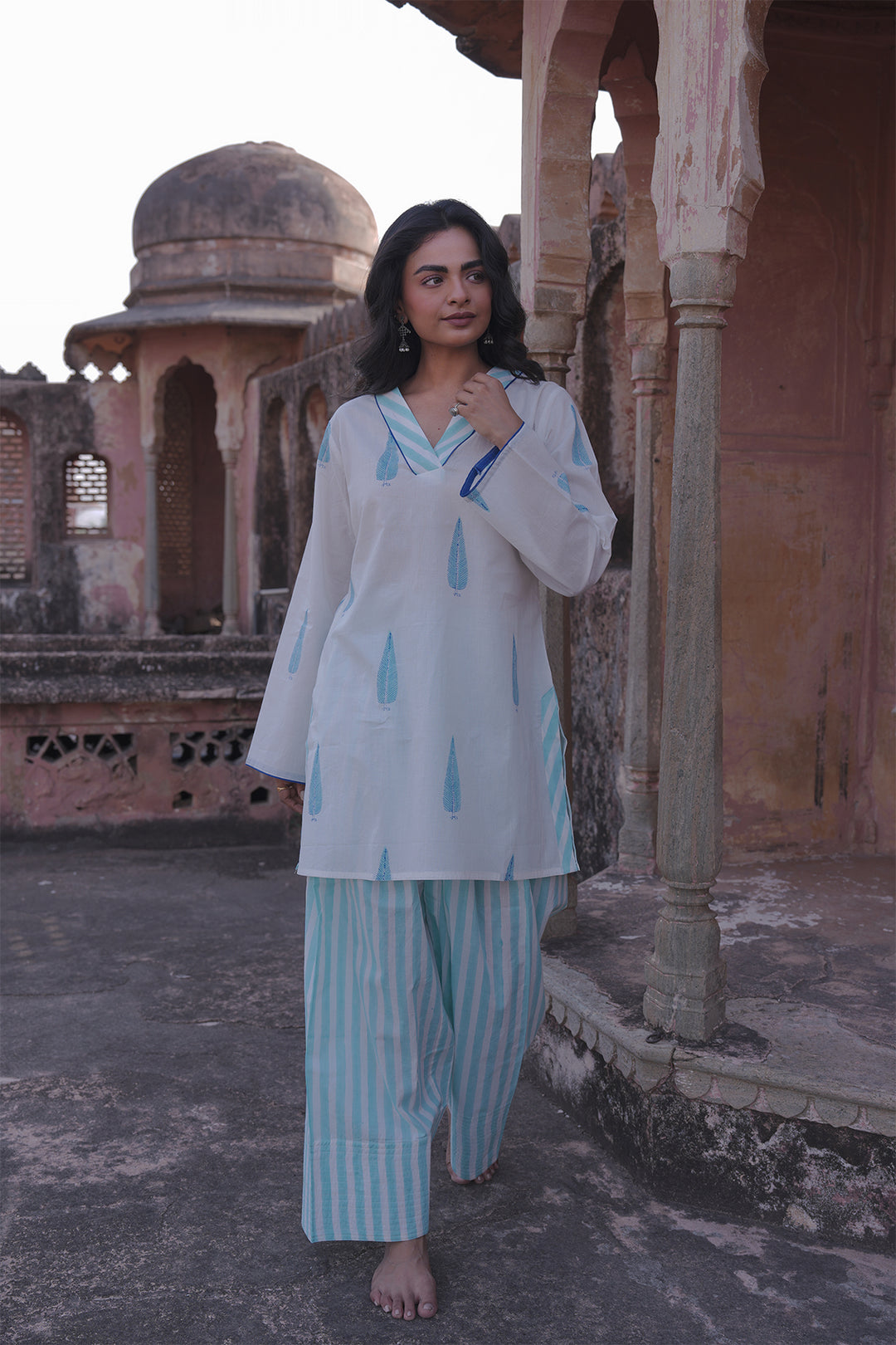 Safaid White Kurta with Electric Blue Farshi Salwar Set of 2