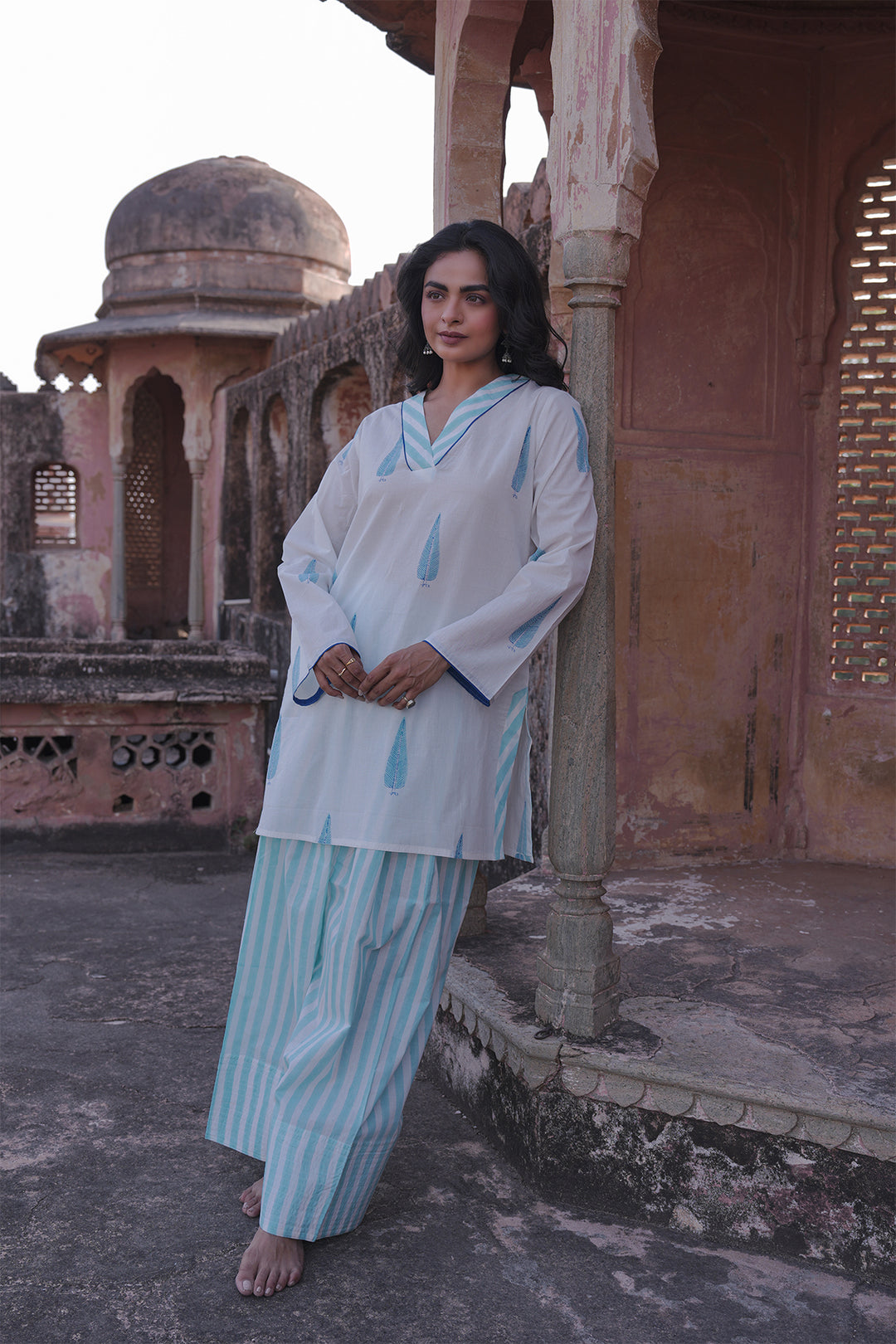 Safaid White Kurta with Electric Blue Farshi Salwar Set of 2