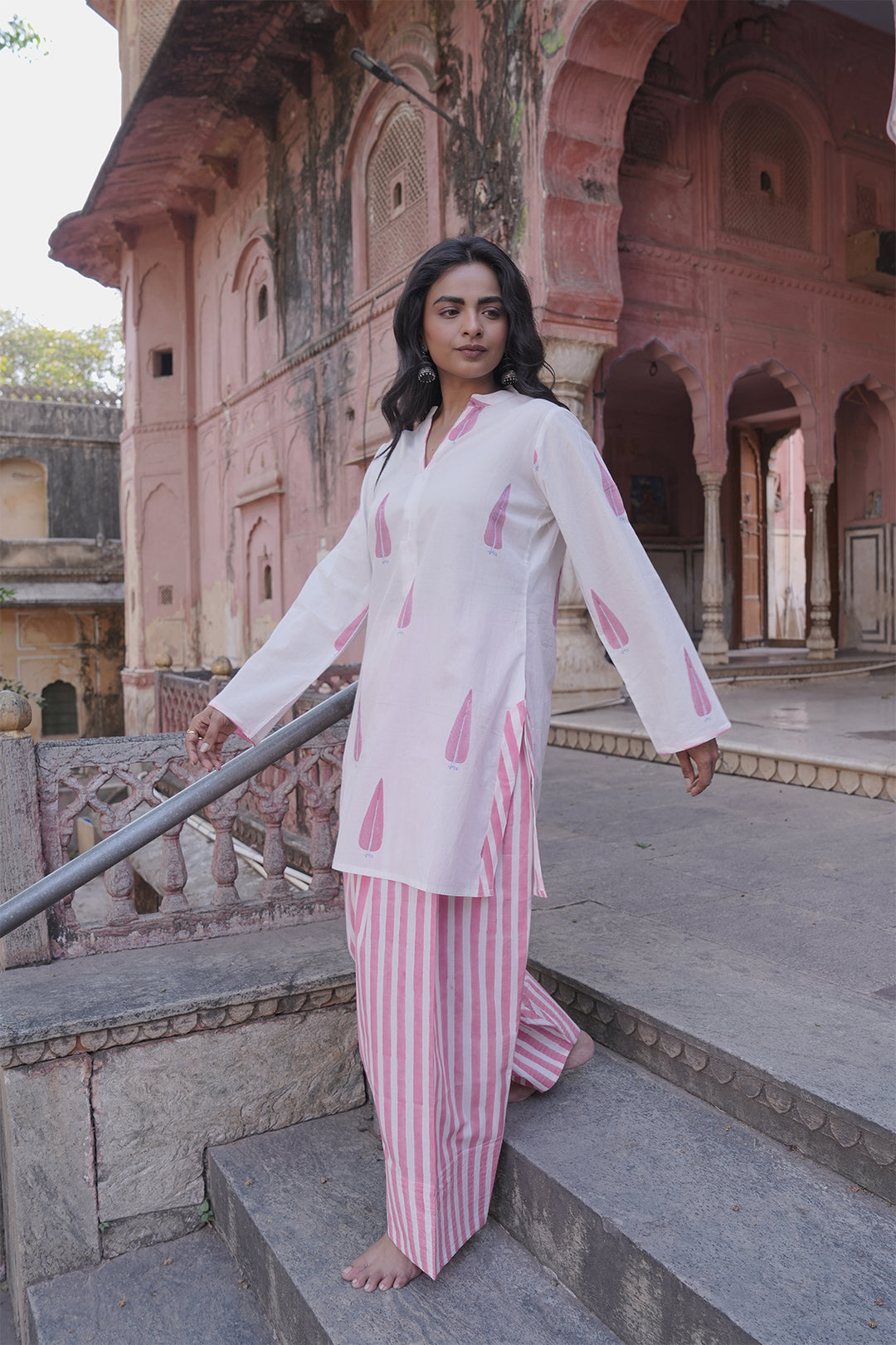 Safaid White Kurta with Pink Farshi Salwar Set of 2