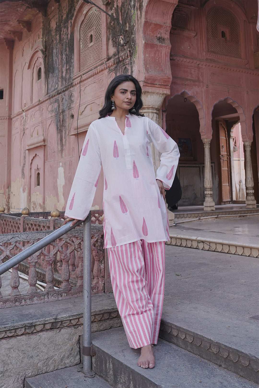 Safaid White Kurta with Pink Farshi Salwar Set of 2