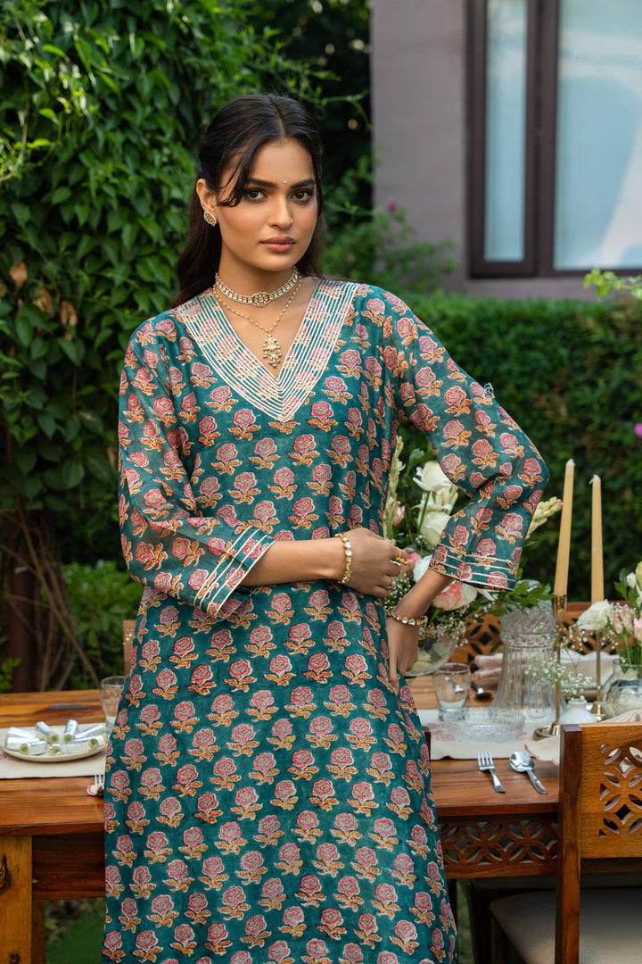 Rivaaz Green Block Printed Chanderi Kurta Set of 2
