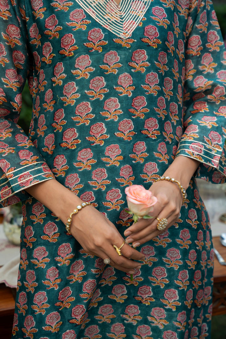 Rivaaz Green Block Printed Chanderi Kurta Set of 2