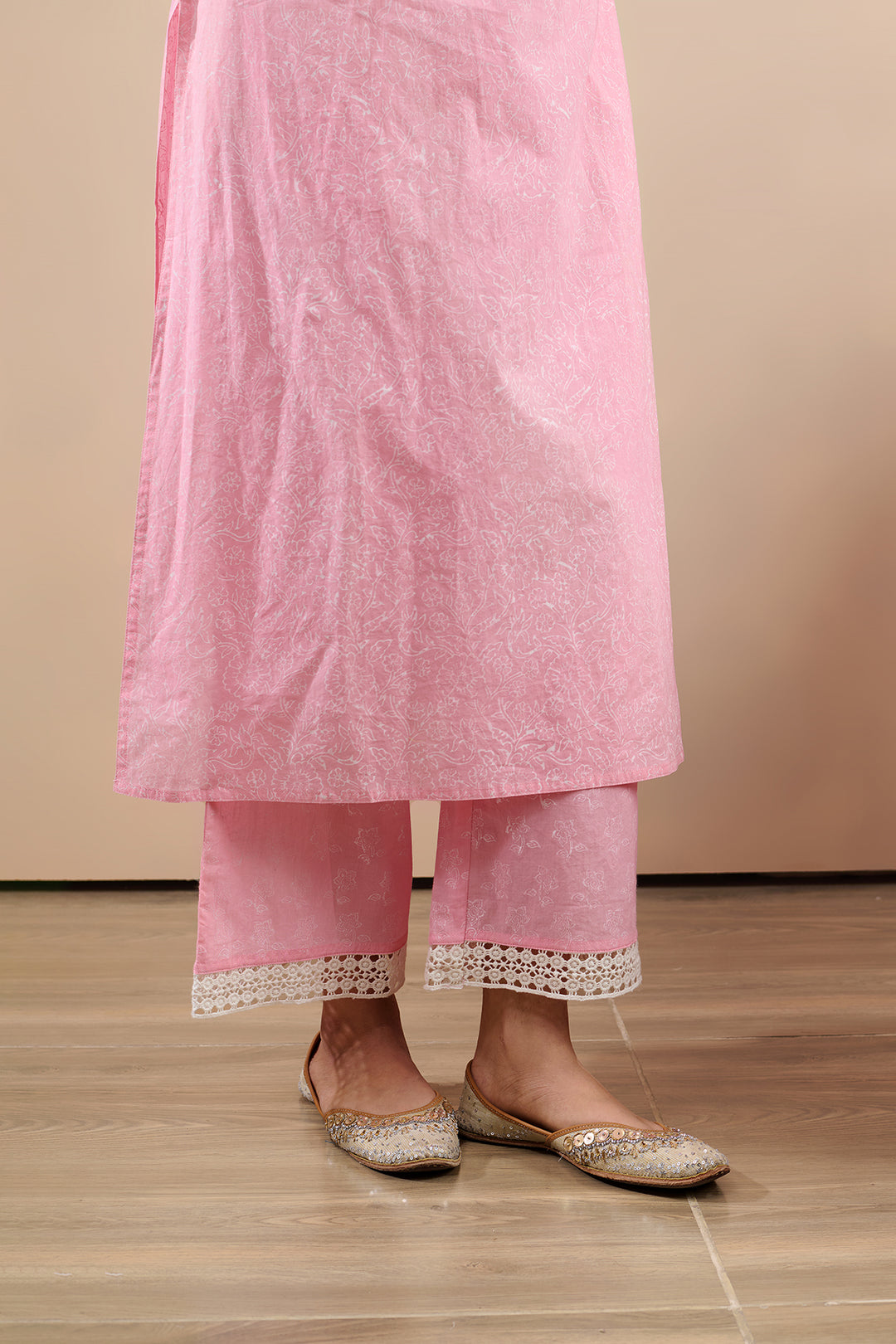 Hoor Pink Straight Kurta with pant and Dupatta - 3 pcs Set