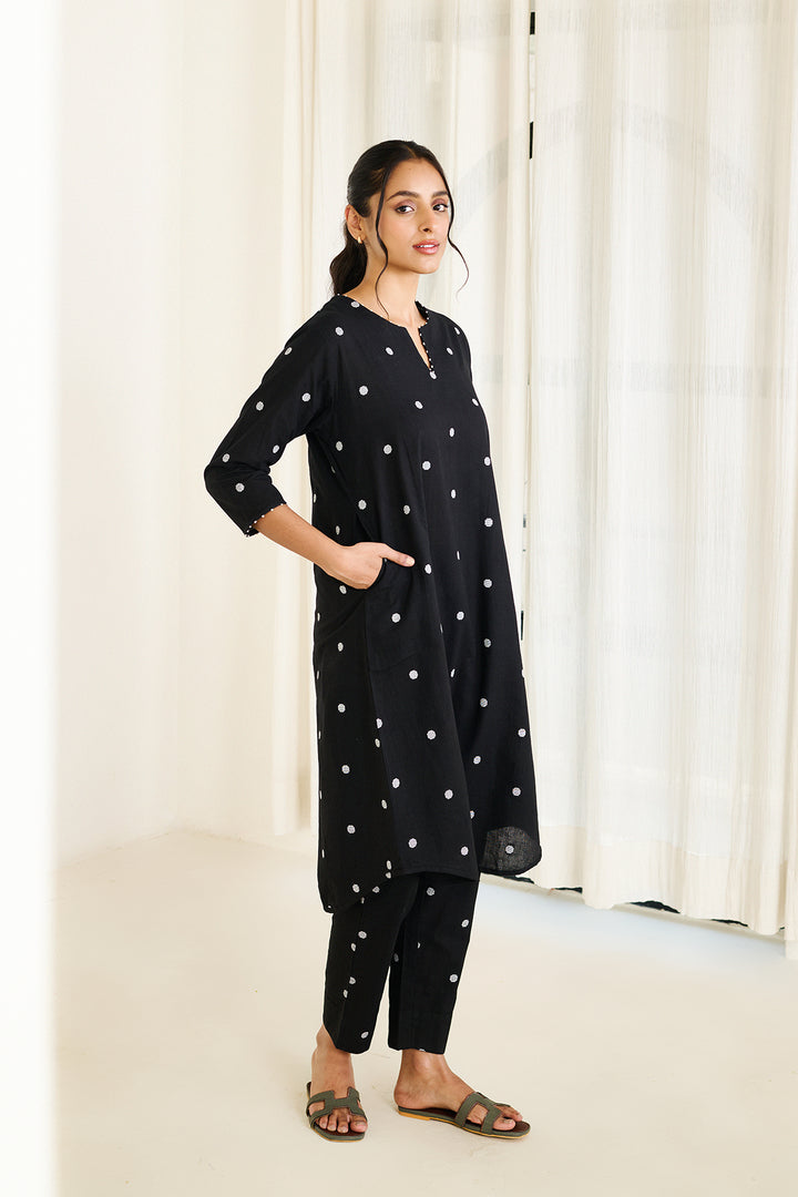 SAADGI-BLACK KURTA SET -SET OF 2