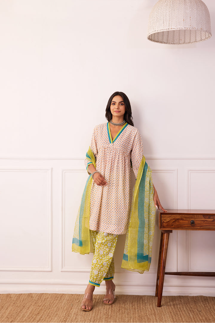 Gul-Posh White & Green Cotton Suit Set of 3