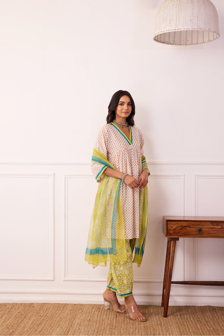 Gul-Posh White & Green Cotton Suit Set of 3
