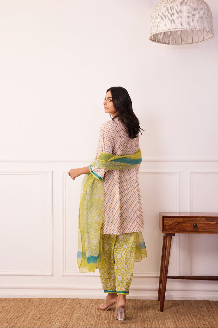 Gul-Posh White & Green Cotton Suit Set of 3