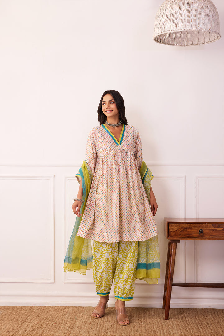 Gul-Posh White & Green Cotton Suit Set of 3