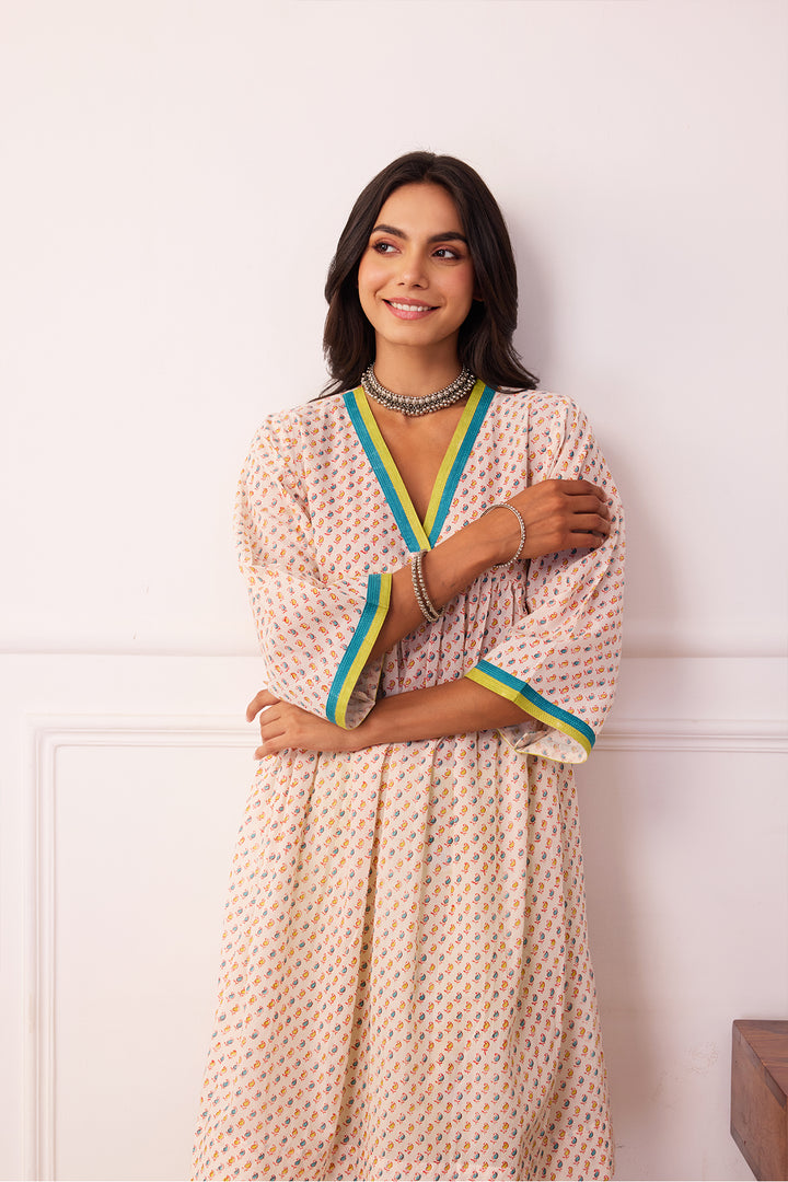 Gul-Posh White & Green Cotton Suit Set of 3