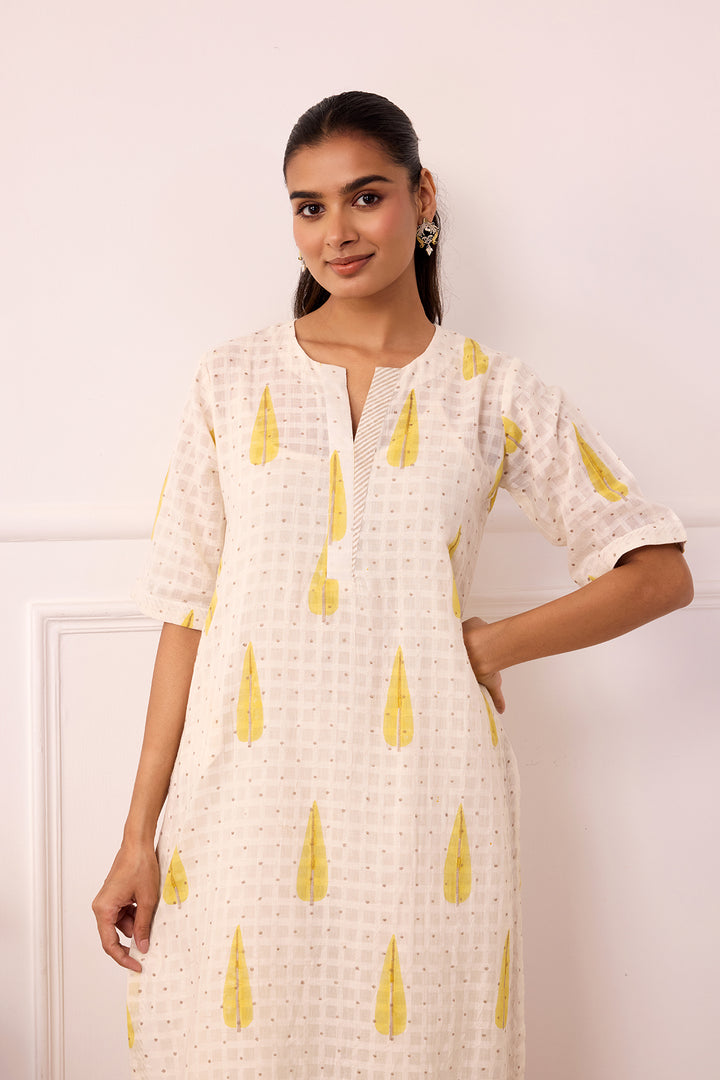 Ambarsariya off White Long Kurta & Pant Set of 2