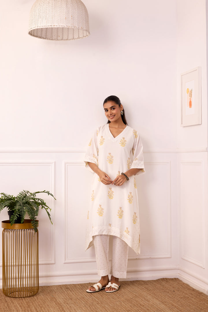 Ambarsariya White Kurta & Pant Set of 2