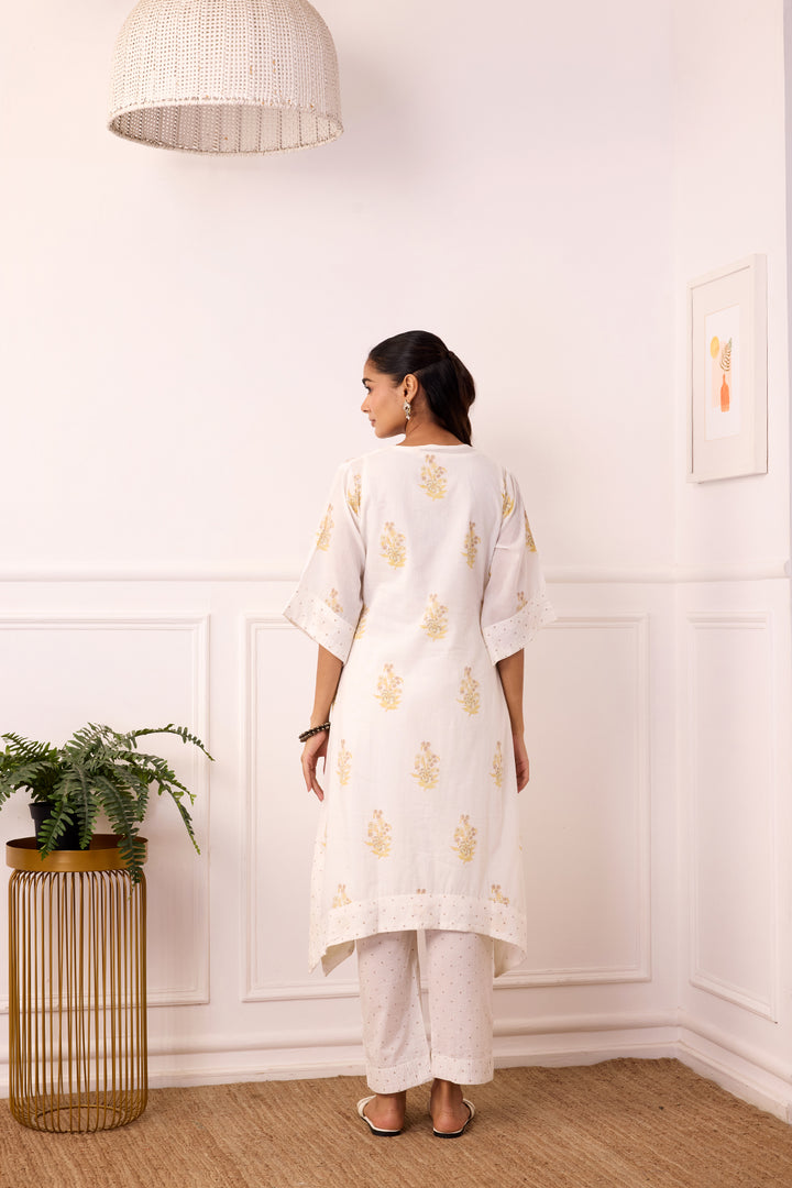 Ambarsariya White Kurta & Pant Set of 2
