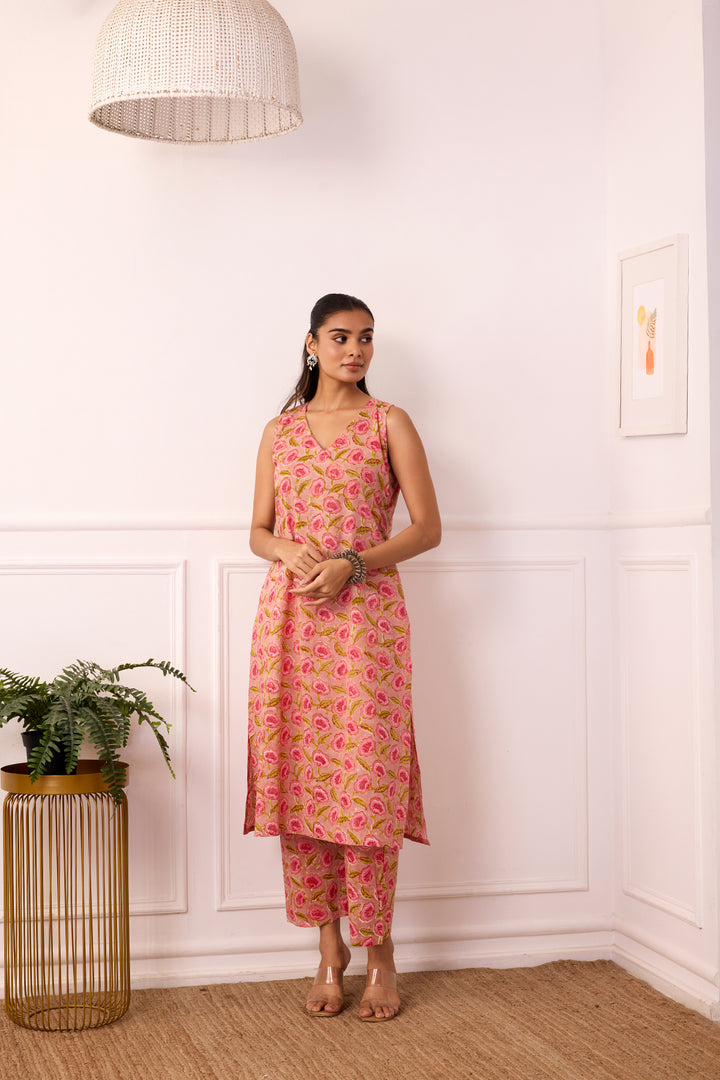Sukoon Pink Handblock Printed Kota Doria Set with slip set of 3